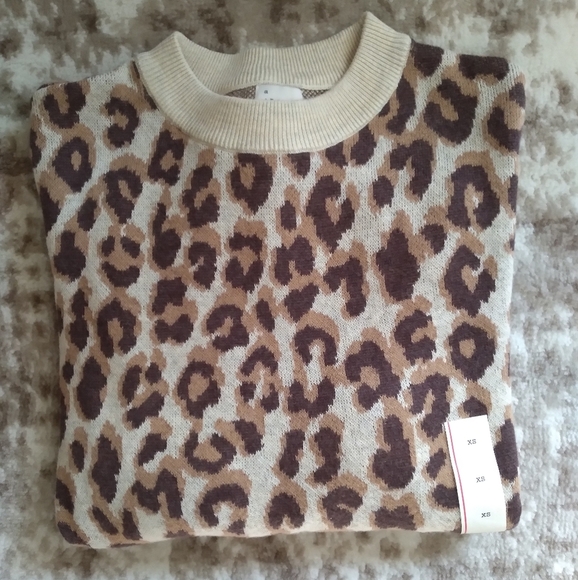A New Day leopard print stretch crewneck sweater Women's size XS - Picture 2 of 4